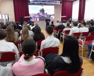 b9586d9d-a2d5-42e3-bdb8-2566a16960c9